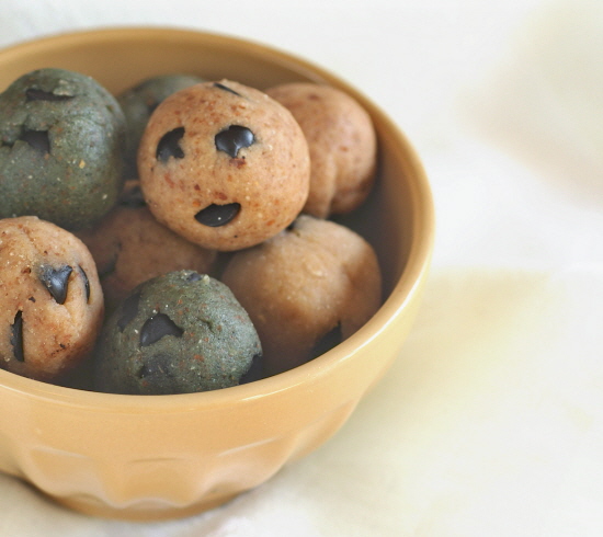 sugar free, vegan, gluten free cookie dough balls