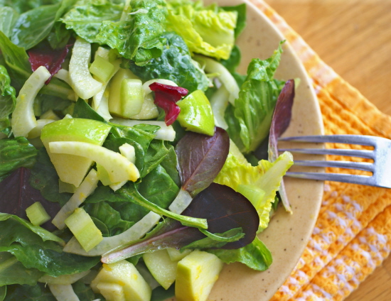 Crunchy Green Salad on dieetdessertndogs.com
