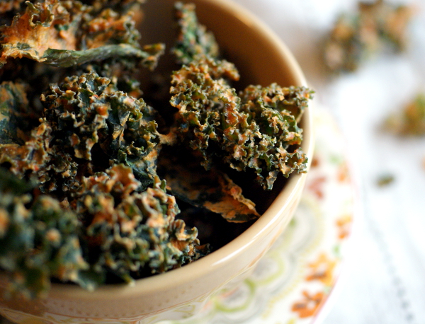 Candida Diet, Vegan, Gluten-Free BBQ Kale Chips Recipe on RickiHeller.com