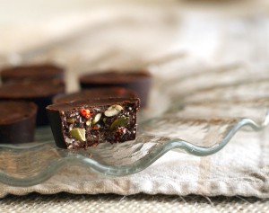 anti-candida diet, sugar-free homemade superfood chocolate recipe on rickiheller.com